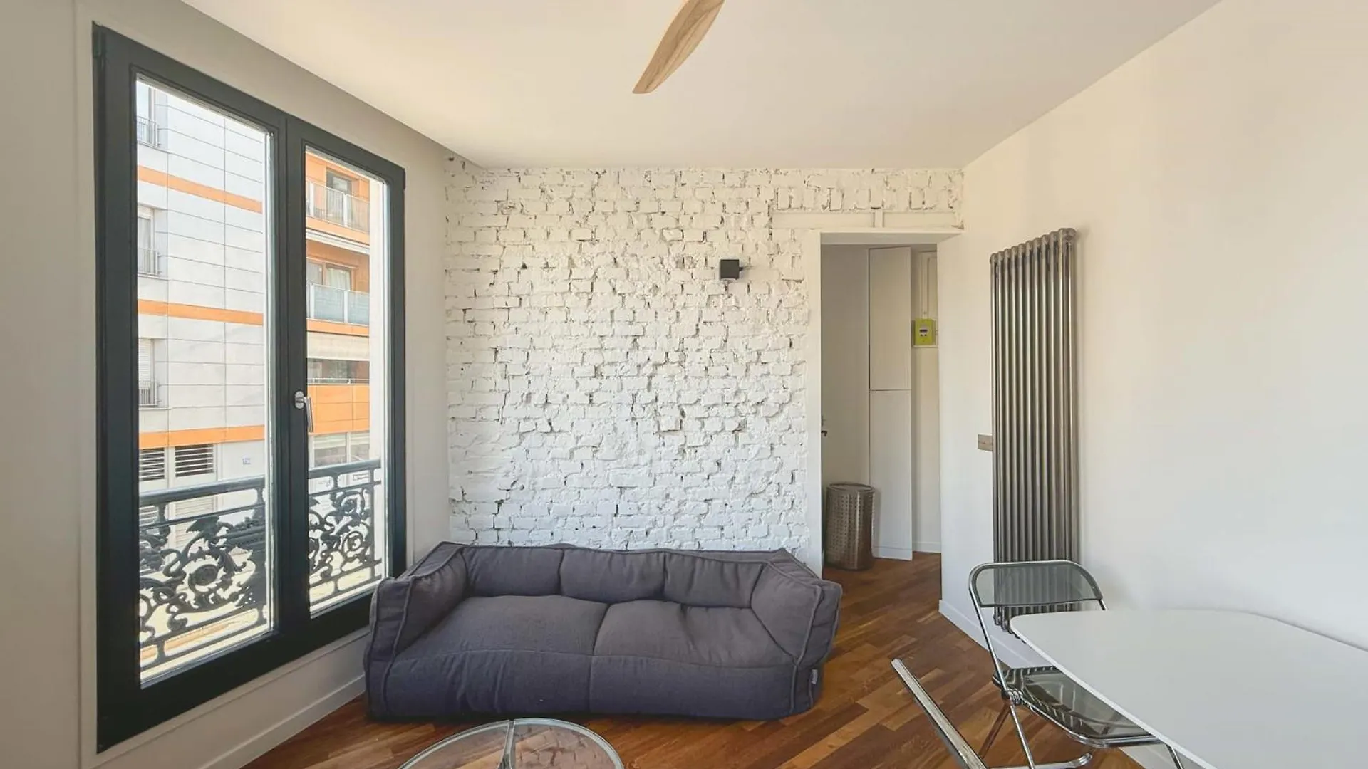 Superb Spacious Apartment Located At Mont Cenis Paris France